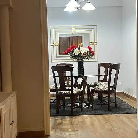 Amplio Y Centrico Piso Con Patio.